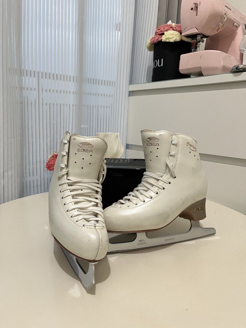 Edea Ice Skates Size 250 D (Category: Skates, Rollerblades & Scooters) located in Quezon City. Submitted by cassiecometaaa (Listing ID 1461023241, Image 1). Description: - White Edea figure ice skates - Made in Italy - Size: 250 D - Minor scuffs from use - insole: 24cm perfect for beginner ice skaters and wide feet! loc: mandaluyong.