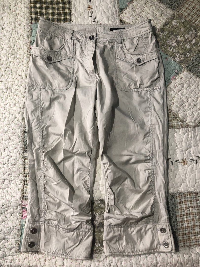 Elegance Sports Paris Capri Pants (Category: Jeans) located in Mexico. Submitted by starduchess (Listing ID 1460954921, Image 1). Description: waist: 29 inch length: 26 inch issue: stains at the back (check other pictures) shiny cloth! ❤️✨ 𓏵 all items are washed but still wash it before wearing 𓏵 limit your expectations as this item is handpicked/ thrifted, this is a resell items 𓏵 color may vary due to lighting 𓏵 all items are in good condit