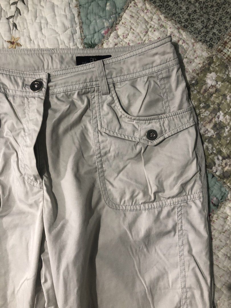 Elegance Sports Paris Capri Pants (Category: Jeans) located in Mexico. Submitted by starduchess (Listing ID 1460954921, Image 3). Description: waist: 29 inch length: 26 inch issue: stains at the back (check other pictures) shiny cloth! ❤️✨ 𓏵 all items are washed but still wash it before wearing 𓏵 limit your expectations as this item is handpicked/ thrifted, this is a resell items 𓏵 color may vary due to lighting 𓏵 all items are in good condit