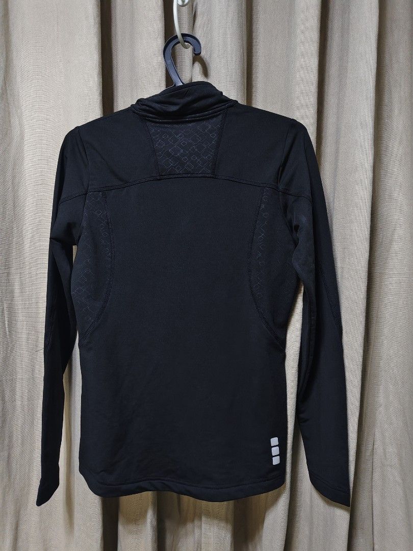 Elevate Black 1/4 Zip Activewear Top - Medium (Category: Activewear) located in Baguio. Submitted by pisces_beattidue23 (Listing ID 1460983983, Image 3). Description: Elevate Black 1/4 Zip Activewear Top - Medium to Large.