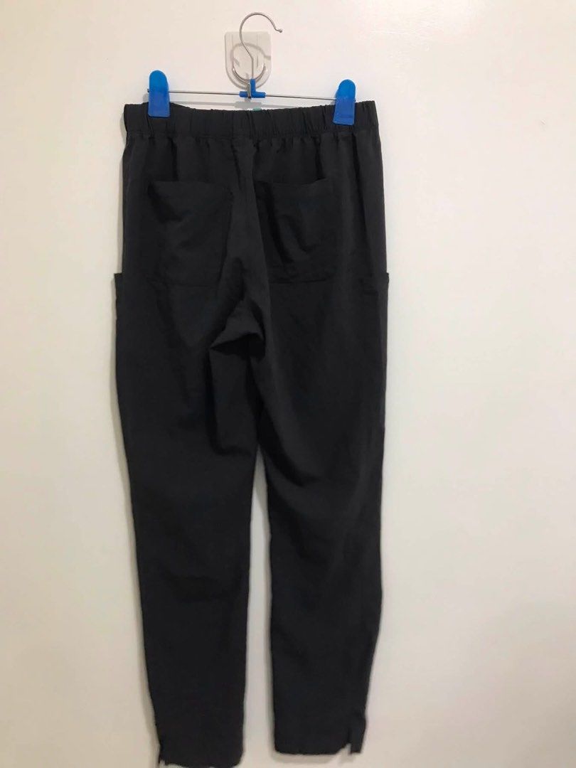 Epic cargo scrub pants (Category: Other Bottoms) located in Tarlac. Submitted by mys0726 (Listing ID 1460935399, Image 2). Description: Epic cargo pants,gray Us bale Xs Wl 26 to 28 inches L 38 inches .