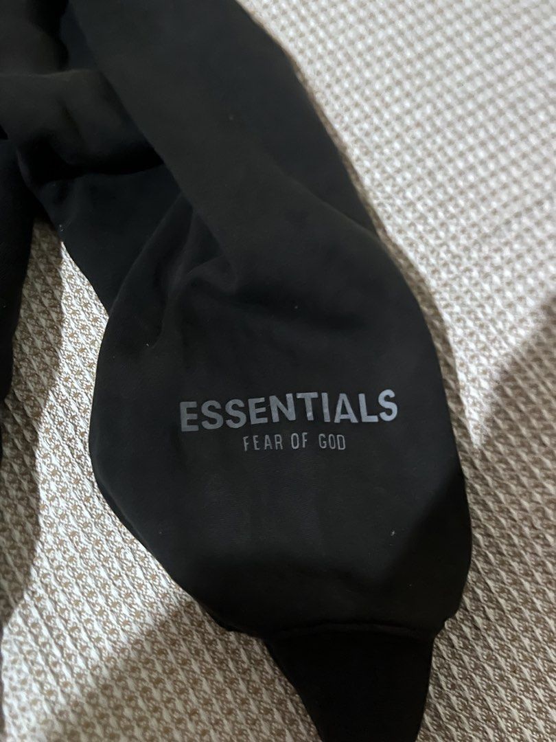 Essentials FOG Sweatshirt 3D LOGO (Category: Coats, Jackets and Outerwear) located in Santa Barbara. Submitted by keldude (Listing ID 1460954769, Image 3). Description: Dimes: 26x29 | L-XL Excellent Condition 9/10 Color Rate Issue: None .
