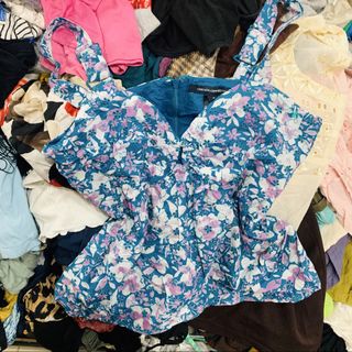 (Category: ) located in . Submitted by leans_closet (Listing ID 1461068599, Image 1). Description: .