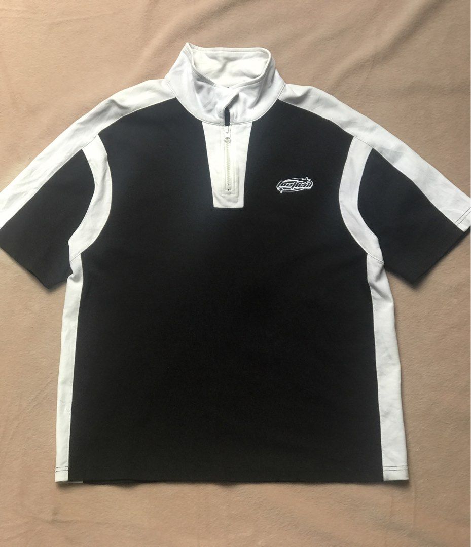 Fashion design (Category: Tshirts & Polo Shirts ) located in Alicia. Submitted by aljaber43 (Listing ID 1460989442, Image 2). Description: Excellent condition Good as new.