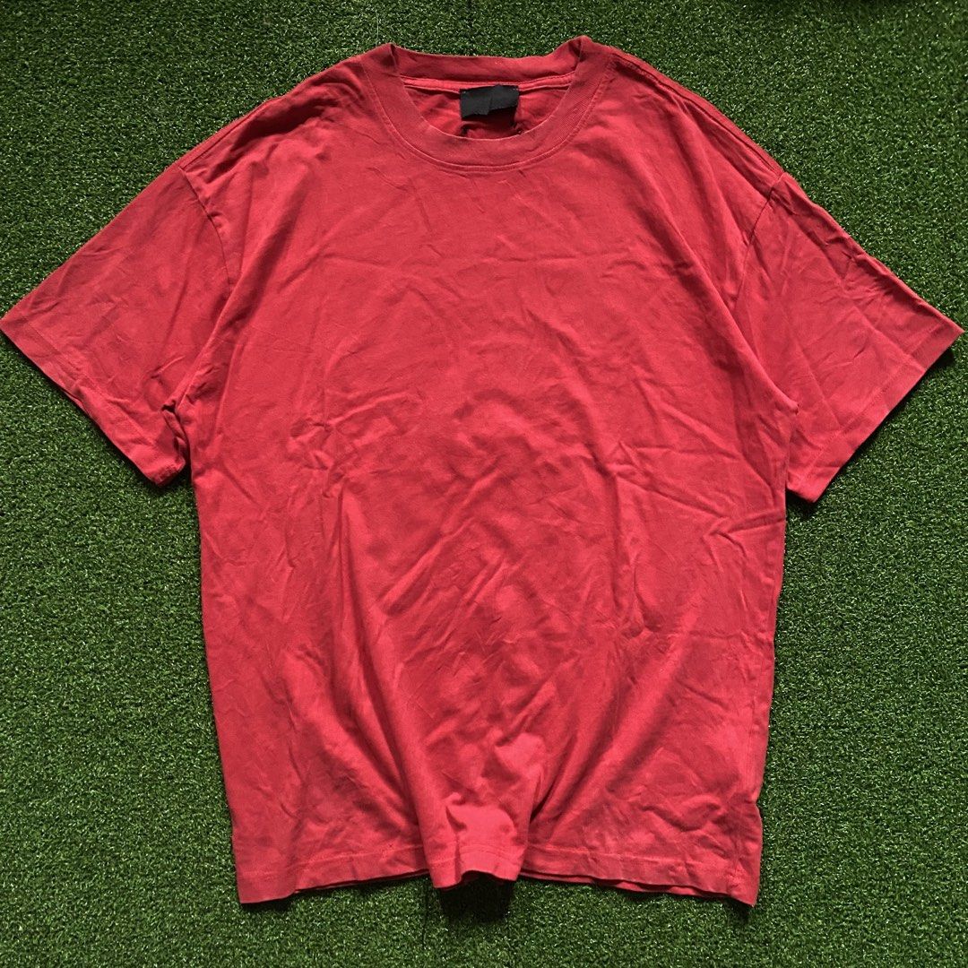 FEAR OF GOD (Category: Activewear) located in Zaragoza. Submitted by kurlnathaniel02 (Listing ID 1461074131, Image 1). Description: FEAR OF GOD SIZE LARGE DIMES W 21.5 / L 27 Color rate 9.5/10 Condition 9.5/10 Need wash.