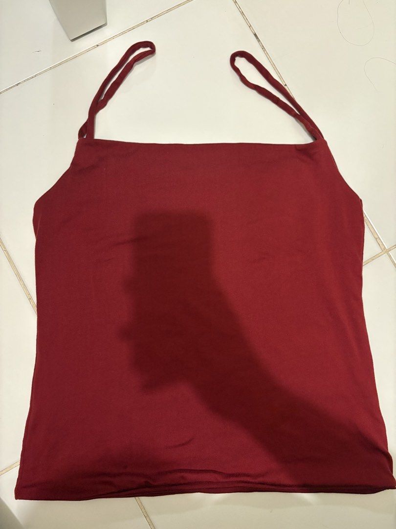 Fhilar Maroon Tank Top in extra large (Category: Sleeveless) located in Imus. Submitted by the_preloved_garage (Listing ID 1461072901, Image 2). Description: - size: extra large - barely used - sf should be shouldered by the buyer - has minor flaws NO COD.