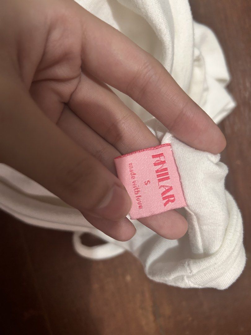FHILAR Tank Top (Category: Sleeveless) located in Valenzuela. Submitted by max.c0m (Listing ID 1461015502, Image 3). Description: - no issues and still very white - small-medium.