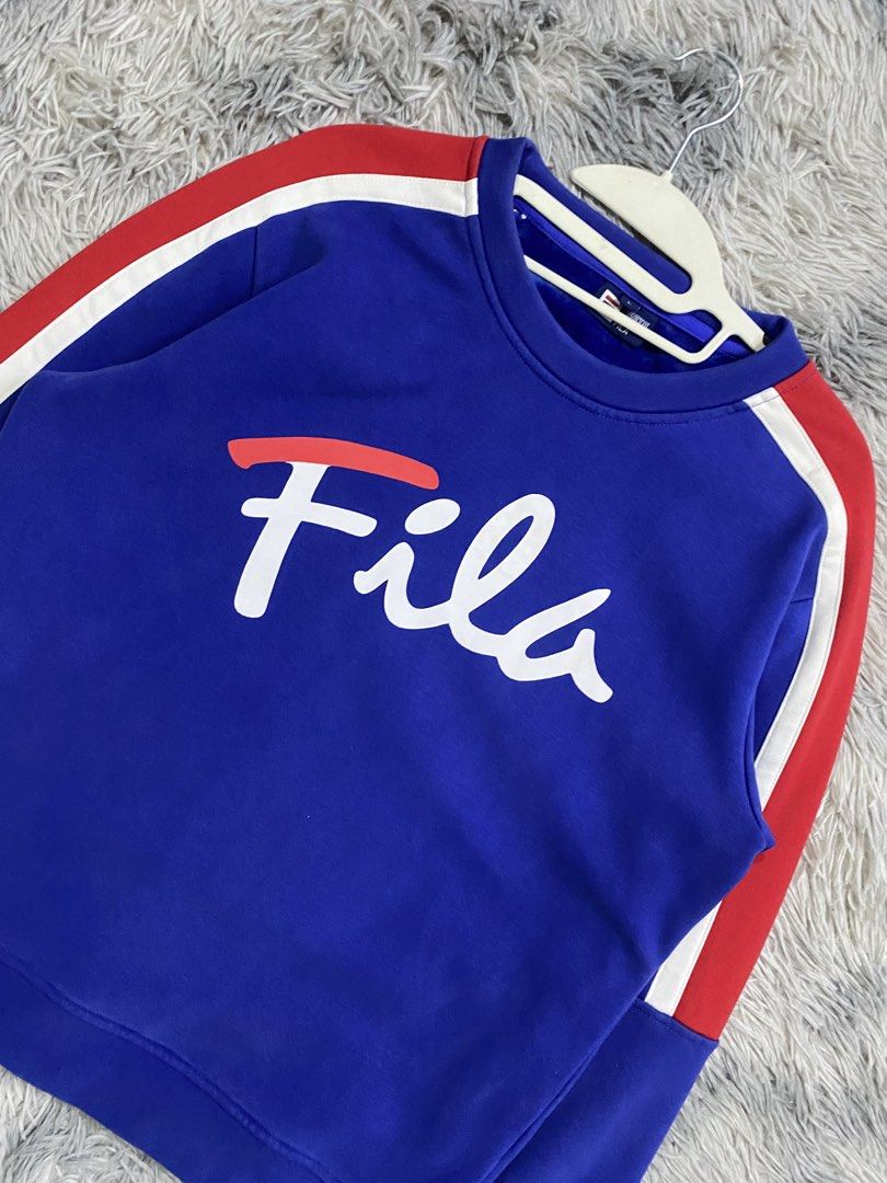 Fila Sweater (Category: Coats, Jackets and Outerwear) located in Manila. Submitted by kurtmnla (Listing ID 1461090565, Image 2). Description: Fila Sweater Size M fit/ Unisex Dimes 20x25 Good condition/ no issue 📍Quezon city.