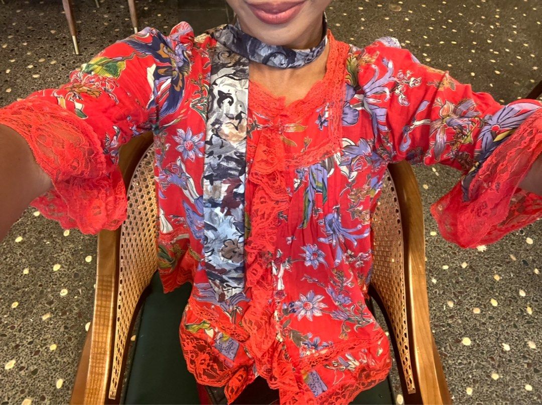 Flower Patterned Laced Blouse (Category: Blouses) located in Manila. Submitted by chernobyl_ (Listing ID 1460971626, Image 2). Description: .