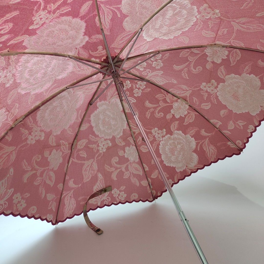 foldable floral pink parasol with pouch (Category: Other Accessories) located in Cebu City. Submitted by crispyfri3dchicken (Listing ID 1461082709, Image 2). Description: 800 with pouch no issues.