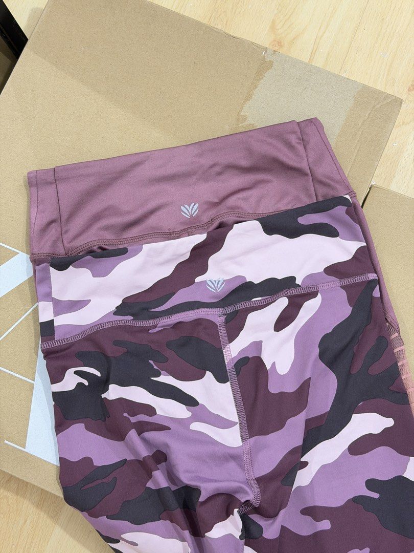 Forever 21 Leggings (Category: Activewear) located in Quezon City. Submitted by h.eart (Listing ID 1461084099, Image 3). Description: Sold as a set (includes 1 terno camouflage sports bra) No when worn Size: XS Last price posted .
