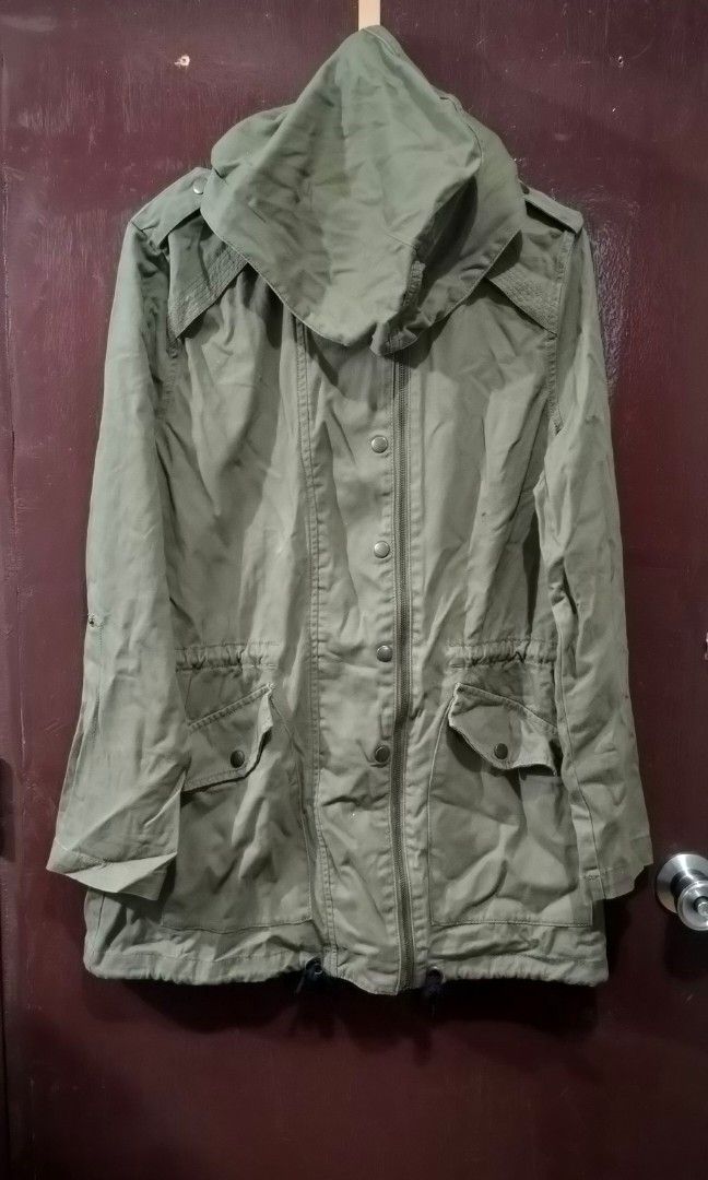 FOREVER 21 PARKA (Category: Coats, Jackets and Outerwear) located in Manila. Submitted by friperie. (Listing ID 1461017339, Image 1). Description: Disclaimer: Product Color May Slightly Vary Due to Photographic Lighting Sources or Your Monitor Settings Dm for other pictures or details..