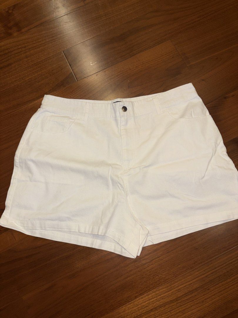 Forever 21+ White Denim Shorts (Plus Size) (Category: Shorts) located in Antipolo. Submitted by maiplus (Listing ID 1461079805, Image 1). Description: F21+ Size XL Waist— 36in Hips— 48in Length— 15in 📍Antipolo City.