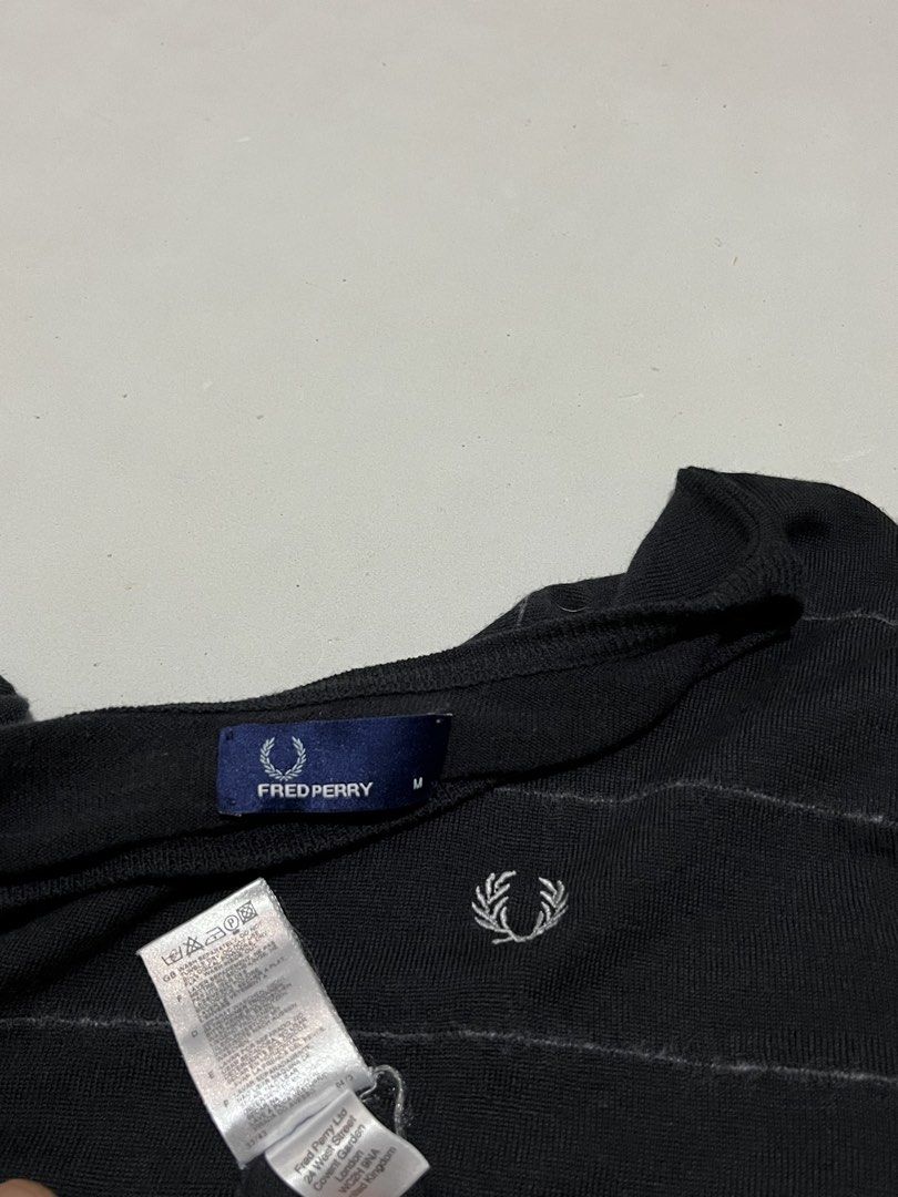 Fred Perry Long sleeve (Category: Longsleeves) located in Iloilo. Submitted by jthrift0 (Listing ID 1461090197, Image 2). Description: Complete tags authentic 18-20x27 lose stitch on armpit part only.