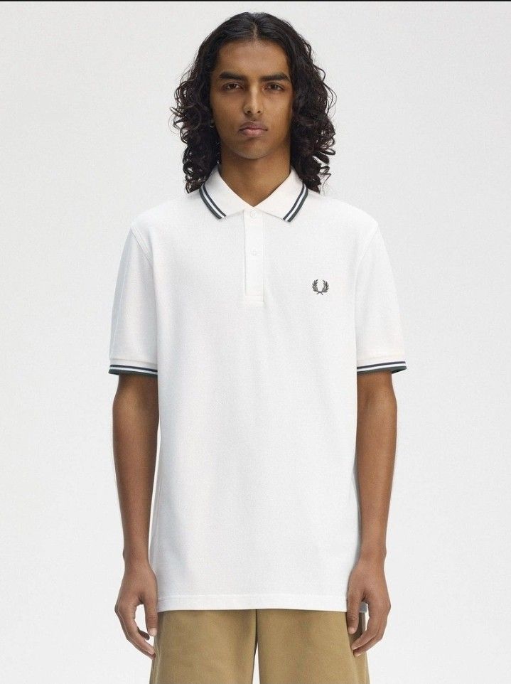 Fred Perry Vintage Polo Shirt (Category: Formal Shirts) located in Iloilo. Submitted by mnky.bsns03 (Listing ID 1461062997, Image 2). Description: 9.5/10 Color rate No issues 26 Length 23.5 Width.