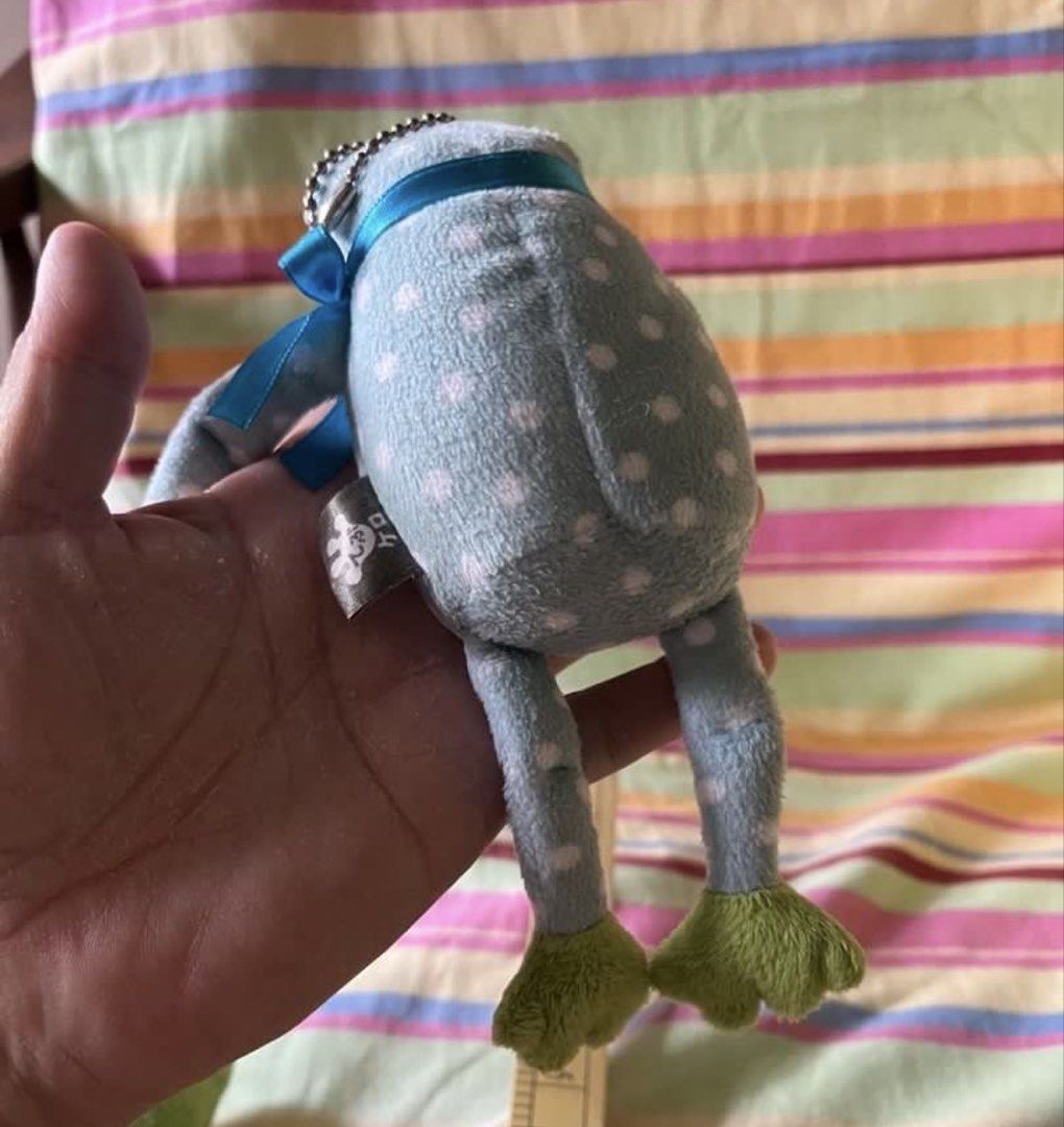 Frog #5 (Category: Designer & Blind Box Toys) located in Paranaque City. Submitted by bonsaiart (Listing ID 1461087247, Image 2). Description: Pre owned Good condition 270+sf Payment via GCASH or paymaya No to meetup No to cop / cod Shipping via j&t only No breaking of set or bundle.