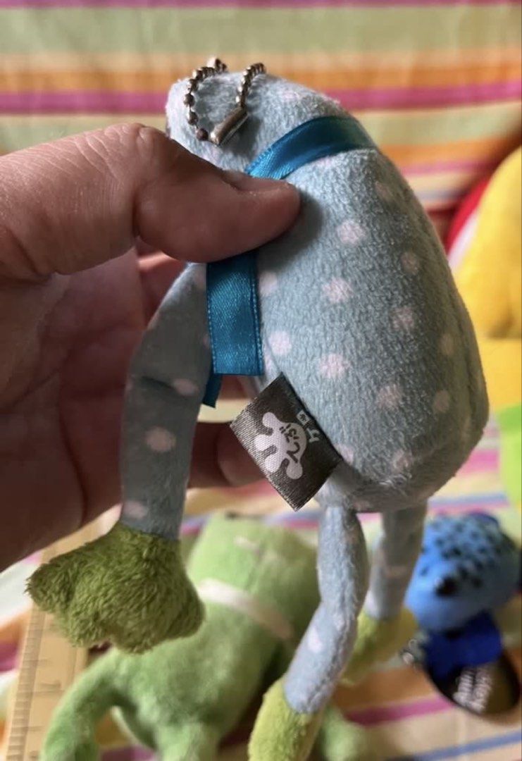 Frog #5 (Category: Designer & Blind Box Toys) located in Paranaque City. Submitted by bonsaiart (Listing ID 1461087247, Image 3). Description: Pre owned Good condition 270+sf Payment via GCASH or paymaya No to meetup No to cop / cod Shipping via j&t only No breaking of set or bundle.