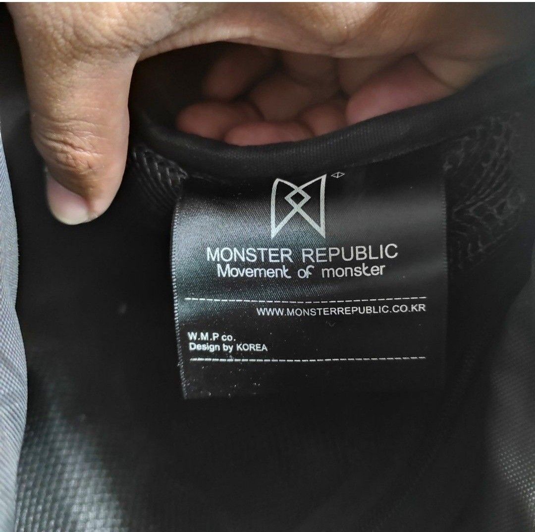Fs (Category: Sling Bags) located in Tarlac. Submitted by margareth24 (Listing ID 1460952381, Image 3). Description: Monster republic sling bag messenger bag loptop bag unisex.