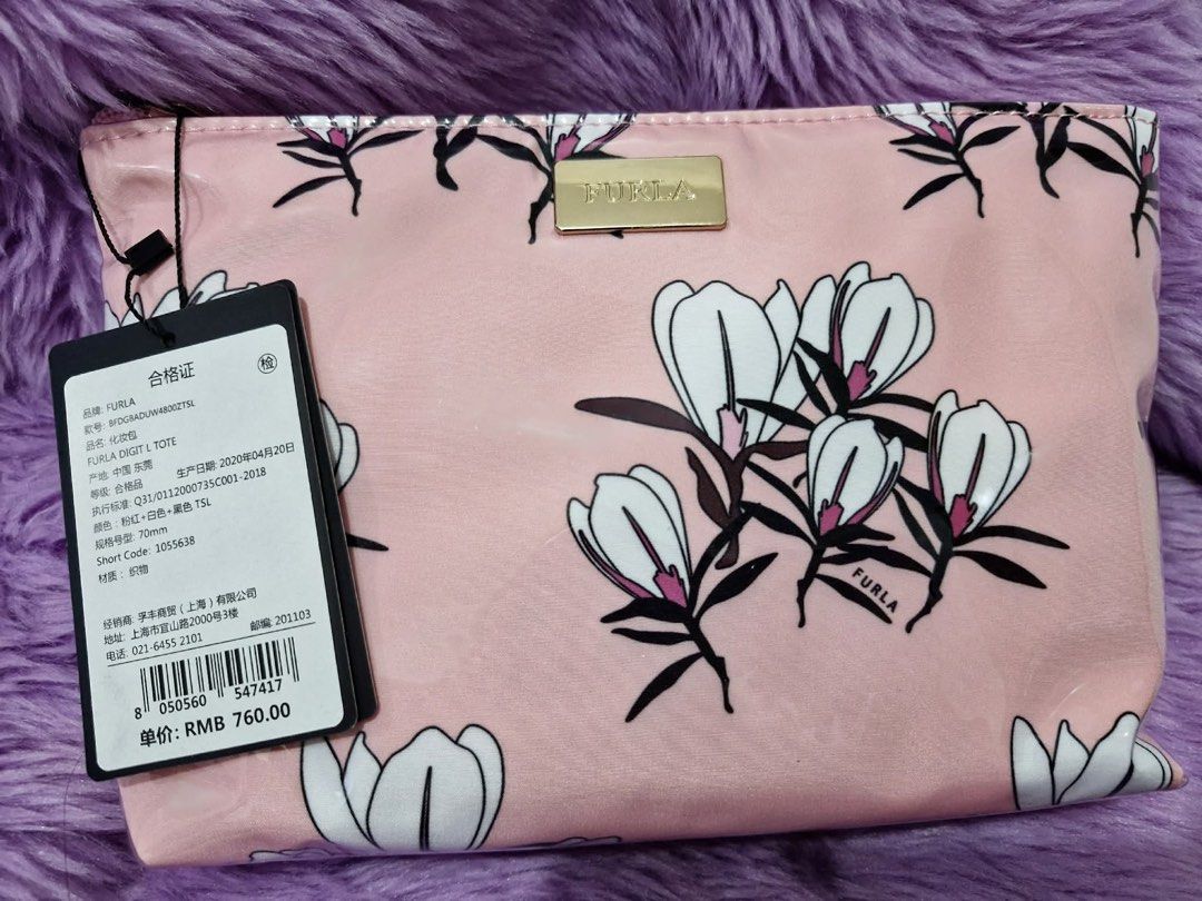 Furls Bag/Pouch (Category: Wallets & Card holders) located in Manila. Submitted by mikaiimouse (Listing ID 1460946140, Image 2). Description: FURLA Bag/ Pouch ◇with Tags and dustbag Size : 10 inches × 6.5 inches ♡PRICE IS VERY MUCH NEGOTIABLE ☆ONLINE PAYMENT ¤ Delivery Via Lalamove or LBC shouldered by customer * Meet up - only for residents or near Malolos City, Bulacan.