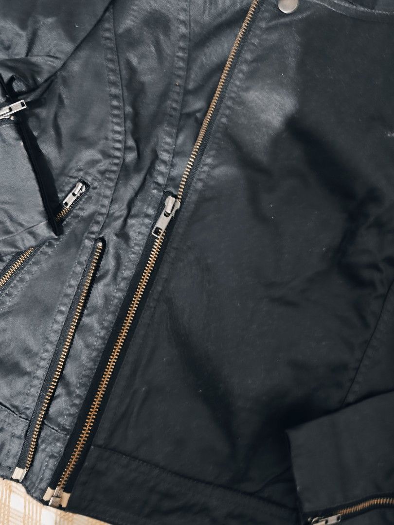 G2000 Biker Jacket (Category: Coats, Jackets and Outerwear) located in Quezon City. Submitted by uydaisy1979 (Listing ID 1461090321, Image 3). Description: Size 36 on tag can fit up to semi Med.