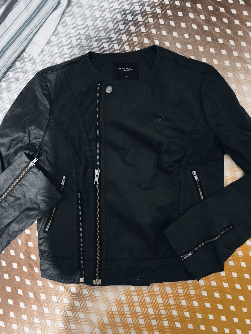 G2000 Biker Jacket (Category: Coats, Jackets and Outerwear) located in Quezon City. Submitted by uydaisy1979 (Listing ID 1461090321, Image 1). Description: Size 36 on tag can fit up to semi Med.