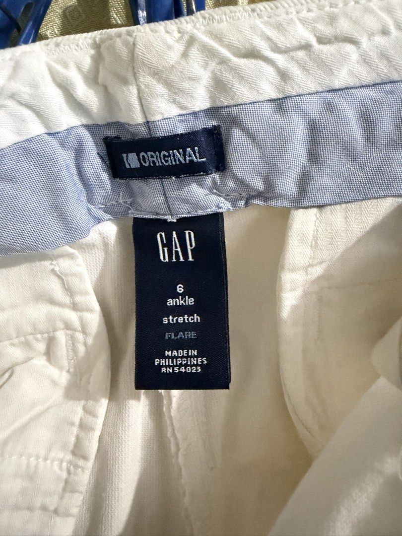 GAP Ankle Flare Stretch Pants (Category: Other Bottoms) located in Quezon City. Submitted by m.angelaaa (Listing ID 1461104555, Image 2). Description: - color white - ankle flare pants - size: 6.