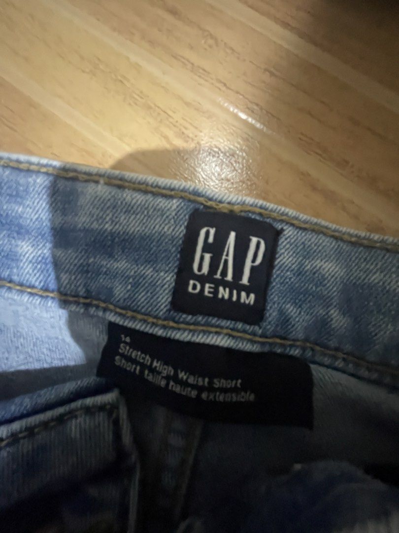 GAP Denim Shorts (Category: Shorts) located in Marikina City. Submitted by prelovedbyshams.sy (Listing ID 1461093244, Image 2). Description: .