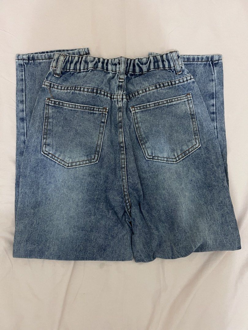 Garterized Denim Blue Pants (Category: Jeans) located in Manila. Submitted by coles.collection (Listing ID 1461065712, Image 2). Description: - garterized style - size; •w - 22-24 •l - 37 •r - 12.