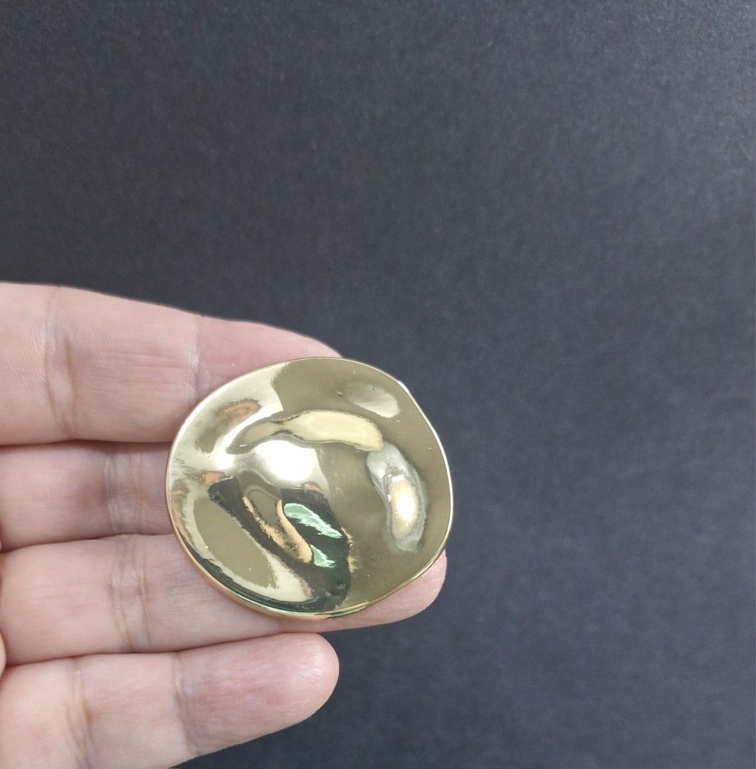 Geometric Brooch Design 3 (Category: Brooches) located in Taguig. Submitted by mommaschoice (Listing ID 1461053614, Image 2). Description: Brand New Unisex use Gold-Tone finish Ships nationwide.