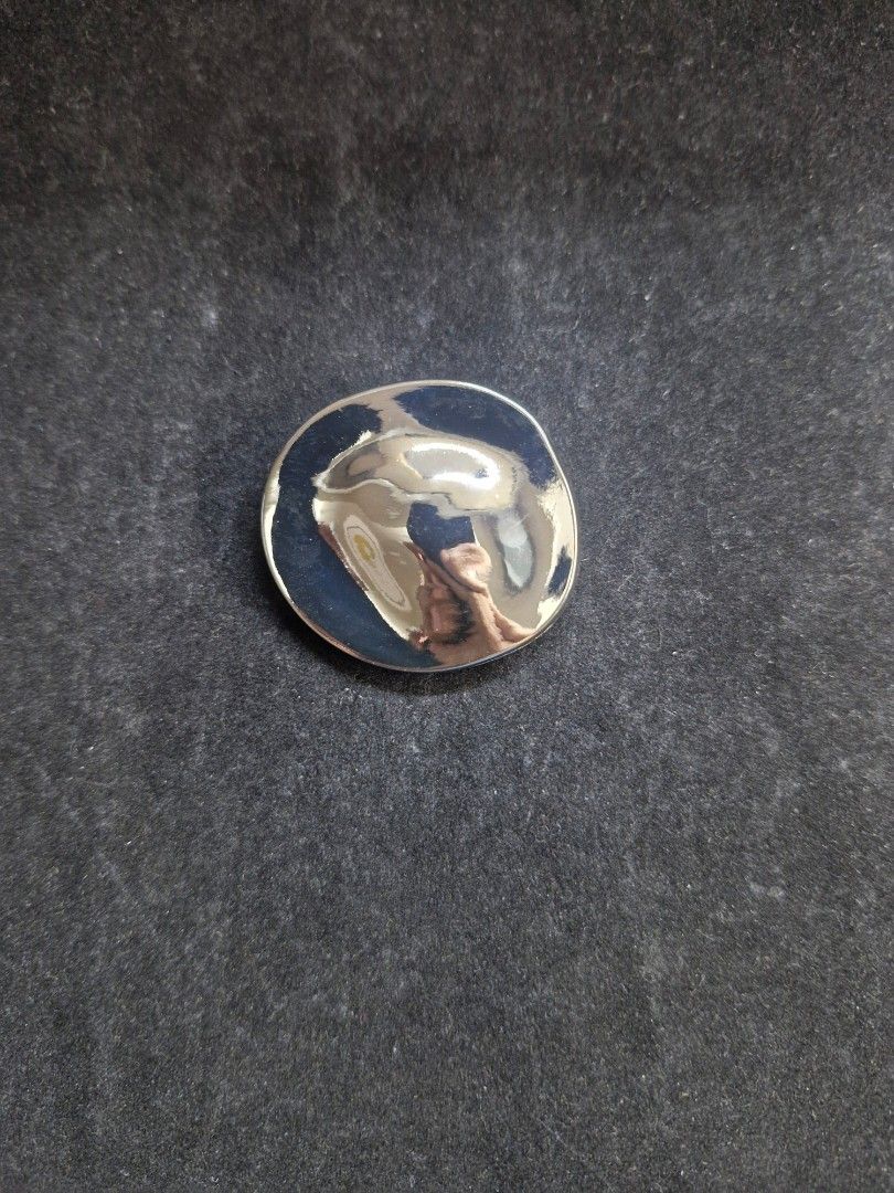 Geometric Brooch Design 4 (Category: Brooches) located in Taguig. Submitted by mommaschoice (Listing ID 1461055343, Image 1). Description: Brand New Unisex use Silver-Tone finish Adds elegance to one's outfit Ships nationwide.