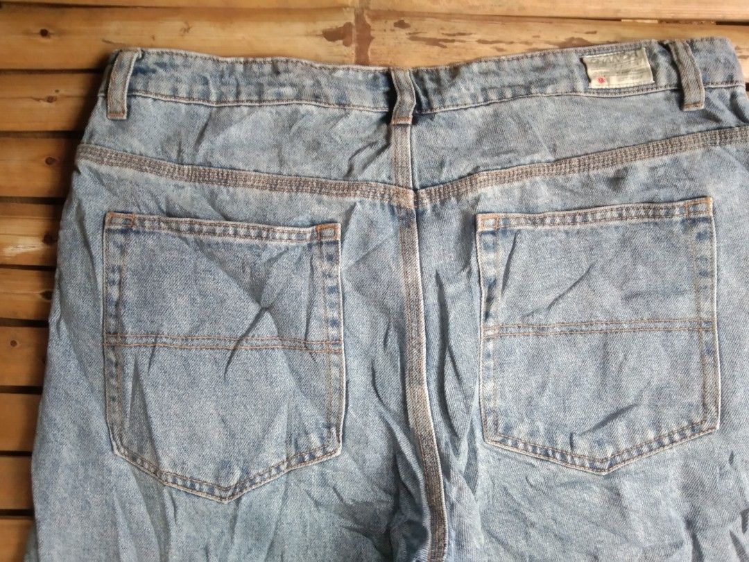 GHANDA Light blue jorts (Category: Shorts) located in Aloran. Submitted by ingsikthrifting (Listing ID 1460928633, Image 3). Description: GHANDA Light blue jorts Very excellent condition No issue just need wash Waistline line 28-34 (adjustable) Length 22 Thighs 13 Hem 12.