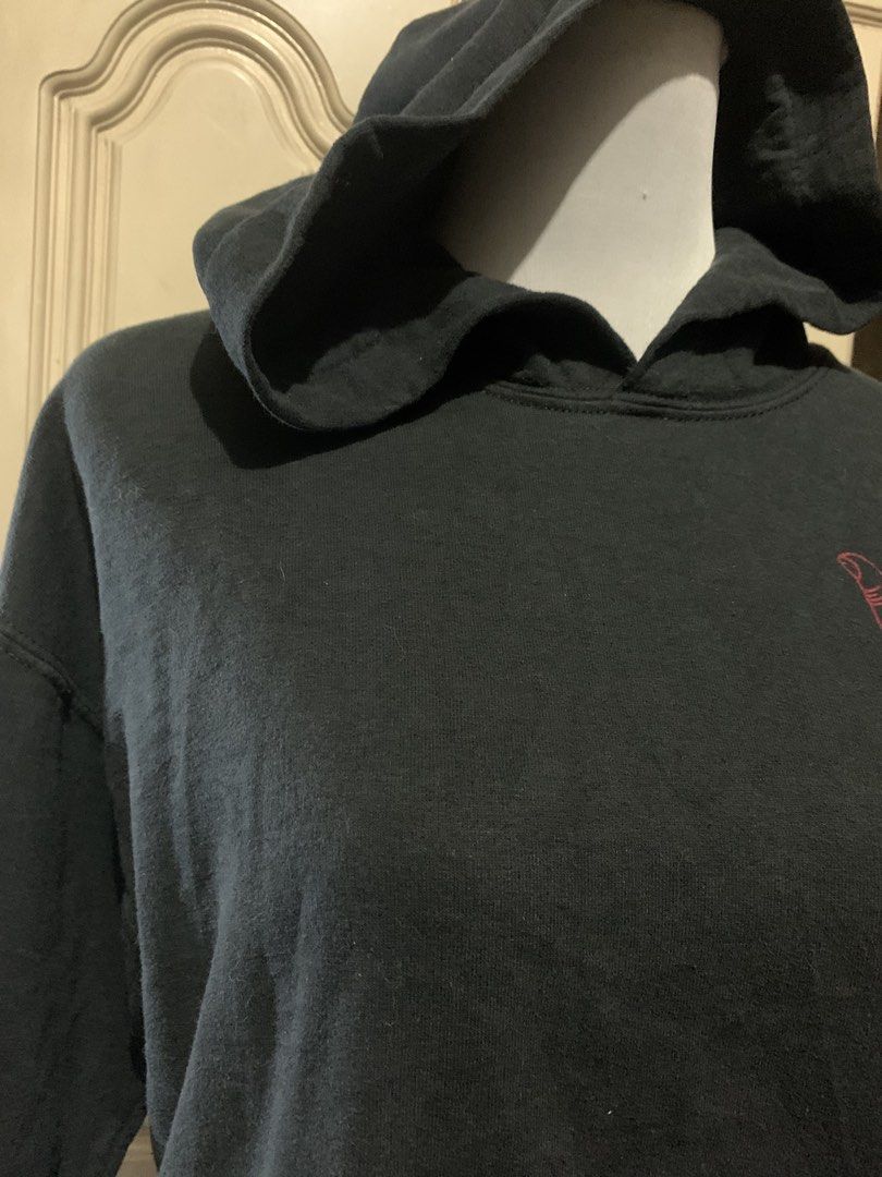 Gildan Dark Blue Graphic Hoodie (Category: Coats, Jackets and Outerwear) located in Quezon City. Submitted by clothingline4sale (Listing ID 1461046896, Image 2). Description: Gildan Dark Blue Hoodie Very good condition Size: medium on tag but fits to large Has pockets/ Soft - not itchy/ Bust: up to 46” ; Length: 25” ; Arms Circumference: 19-22” ; shoulder: 24” Very nice in actual .