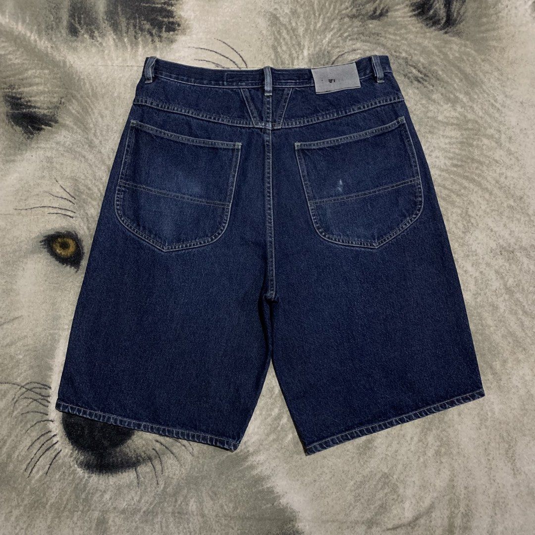 GIRBAUD Denim Shorts Dark Wash (Category: Shorts) located in Bulacan. Submitted by puronghustlin (Listing ID 1460945871, Image 2). Description: - Brand: GIrBAUD - Style: Dark Wash Denim Shorts - Features: Classic five-pocket styling, button fly closure - Fit: Relaxed fit, perfect for everyday wear - Material: Sturdy denim -36x26.