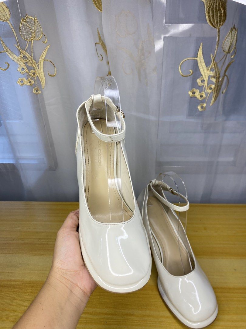 Glossy off-white Mary Jane pumps (Category: Heels) located in Davao. Submitted by kurt2021.turtle (Listing ID 1460921292, Image 3). Description: .
