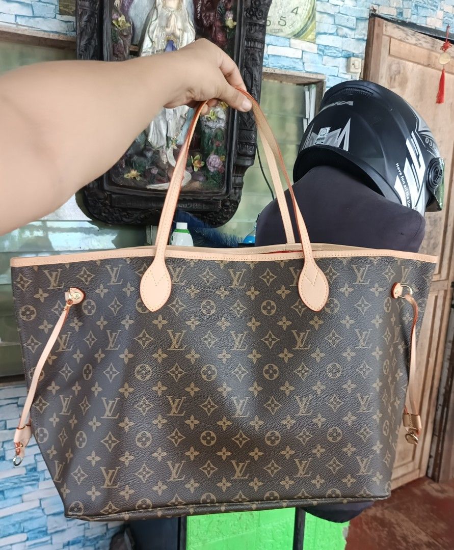 gm.size (Category: Luxury Bags & Wallets) located in Ozamiz City. Submitted by kapesteba112457 (Listing ID 1460959642, Image 1). Description: N3V3RfuLL GM/XL size .. ganda pang airport! kasya buong bahay🤣 ..flawless ganda pa ng vaggeta nya . flawles my weight poh kasi puro balat subrang tibay nito .. pasok.pang regalo ..for only 4800 . selected preloved bag from.japan/korea. note: wala akong makitang date CODE...