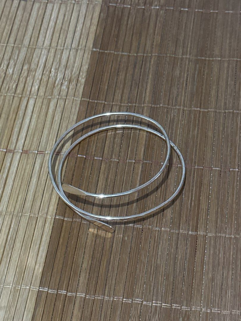 Gold arm cuffs/bangle (Category: Body Jewelry) located in Manila. Submitted by declutterwithmix (Listing ID 1461087420, Image 3). Description: Just tried it twice Still good as new dm for questions both for 120 mop:gcash mod: jnt, sdd within mm.