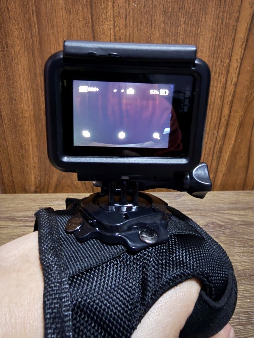 GOPRO HERO7 WHITE WITH CHARGER (Category: Cameras) located in Quezon City. Submitted by knowbuddy_00 (Listing ID 1461019616, Image 3). Description: Original 💯 Bought the bundle in UAE with estimated price of ₱14,000+ GoPro camera: functioning well, lightly used with care and comes with micro SD card GoPro charger: minor defect in power connector Last price: ₱8,000 MOP: Maribank/BDO/BPI Location: Commonwealth, QC RFS: hindi na nagagamit.
