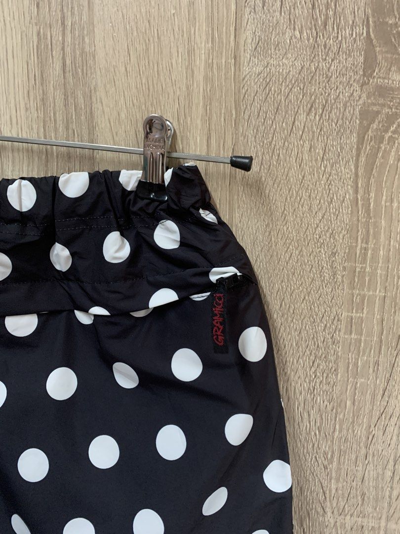 Gramicci Packable Shorts Size Large (Category: Activewear) located in Bocaue. Submitted by mndzeey (Listing ID 1460983846, Image 3). Description: Gramicci Packable Shorts Size Large Size 32 to 36 Length -19 Hem -11 Polyester Material.
