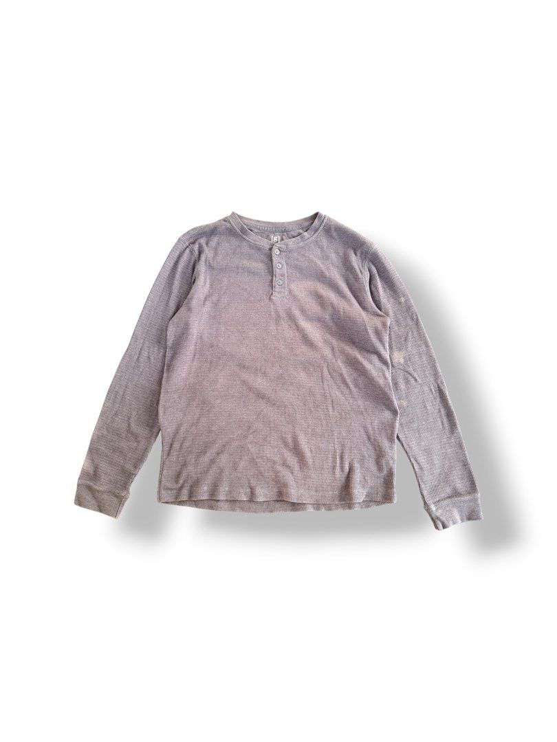 Grey Henley Long sleeve (Category: Formal Shirts) located in General Santos City (Dadiangas). Submitted by archives_haus (Listing ID 1461027677, Image 1). Description: Grey Henley Long sleeve W - 21 L - 26.5 thick fabric size m on tag color rate - 9.6 no issue.