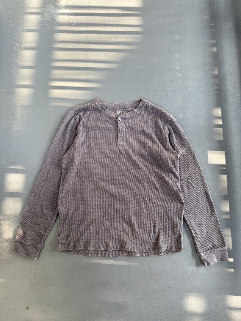 Grey Henley Long sleeve (Category: Formal Shirts) located in General Santos City (Dadiangas). Submitted by archives_haus (Listing ID 1461027677, Image 3). Description: Grey Henley Long sleeve W - 21 L - 26.5 thick fabric size m on tag color rate - 9.6 no issue.