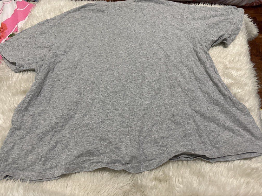 Grey uniqlo shirt xl (Category: Shirts) located in Manila. Submitted by vintageaccessories (Listing ID 1460920831, Image 3). Description: .