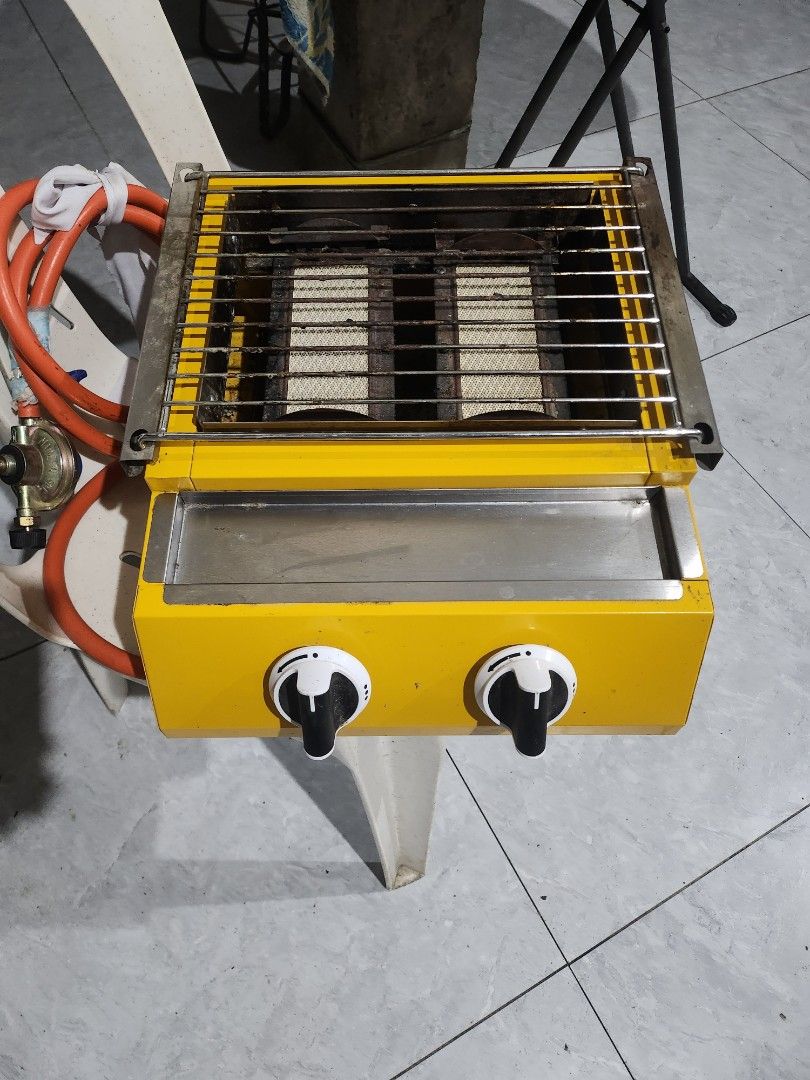 Griller gas type (Category: BBQ, Grills & Hotpots) located in Rizal. Submitted by aldrineeee (Listing ID 1461093559, Image 2). Description: isang beses lang ginamit almost 2,400 ang bili ko .