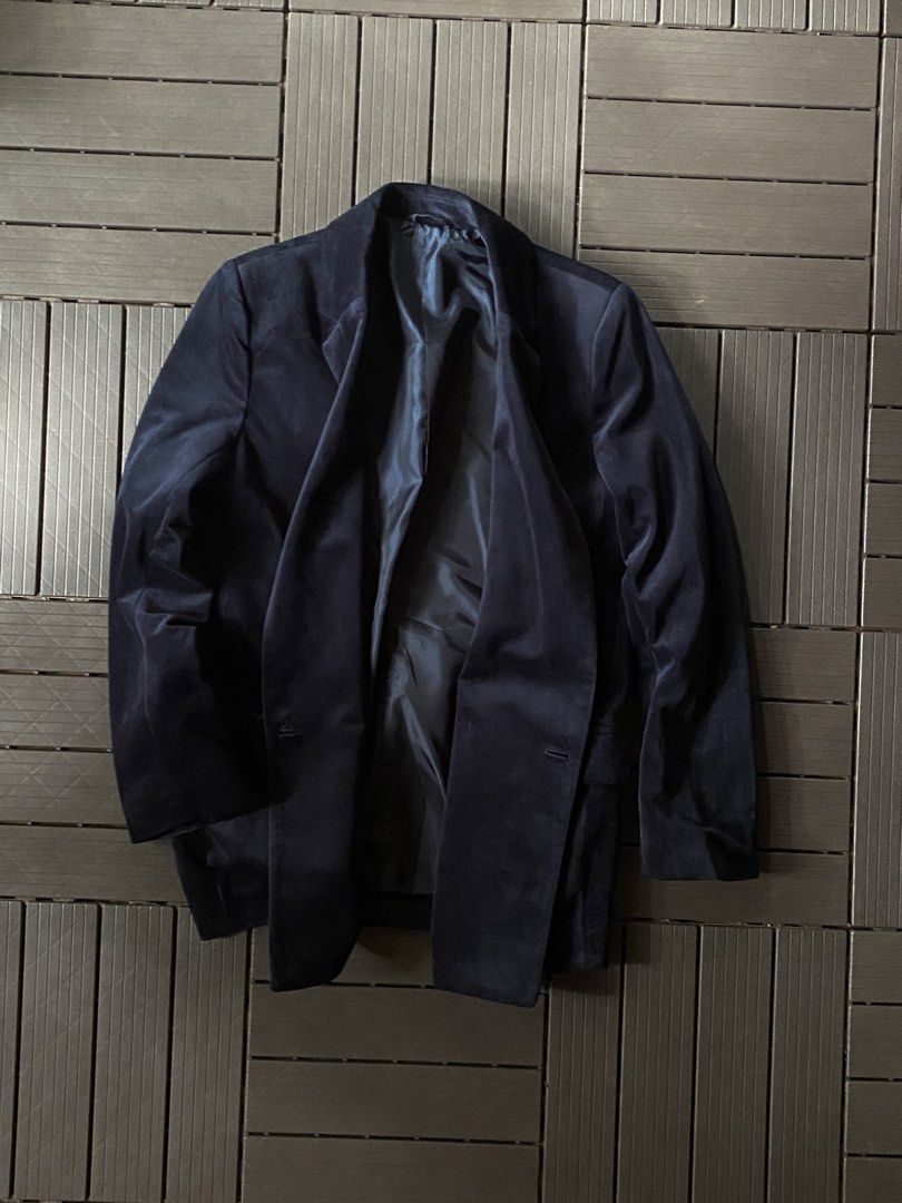 GU Double Breasted Velvet Blazer Navy (Category: Coats, Jackets and Outerwear) located in Puerto Princesa. Submitted by streetnfinds (Listing ID 1461076046, Image 2). Description: Length: 29" Width: 18" Sleeve Length: 22.5" Large - Navy blue GU corduroy double-breasted blazer - Two buttons at the front closure - Three buttons on each cuff - Fully lined interior - Versatile for smart casual or formal occasions - Refer to label for care instruction