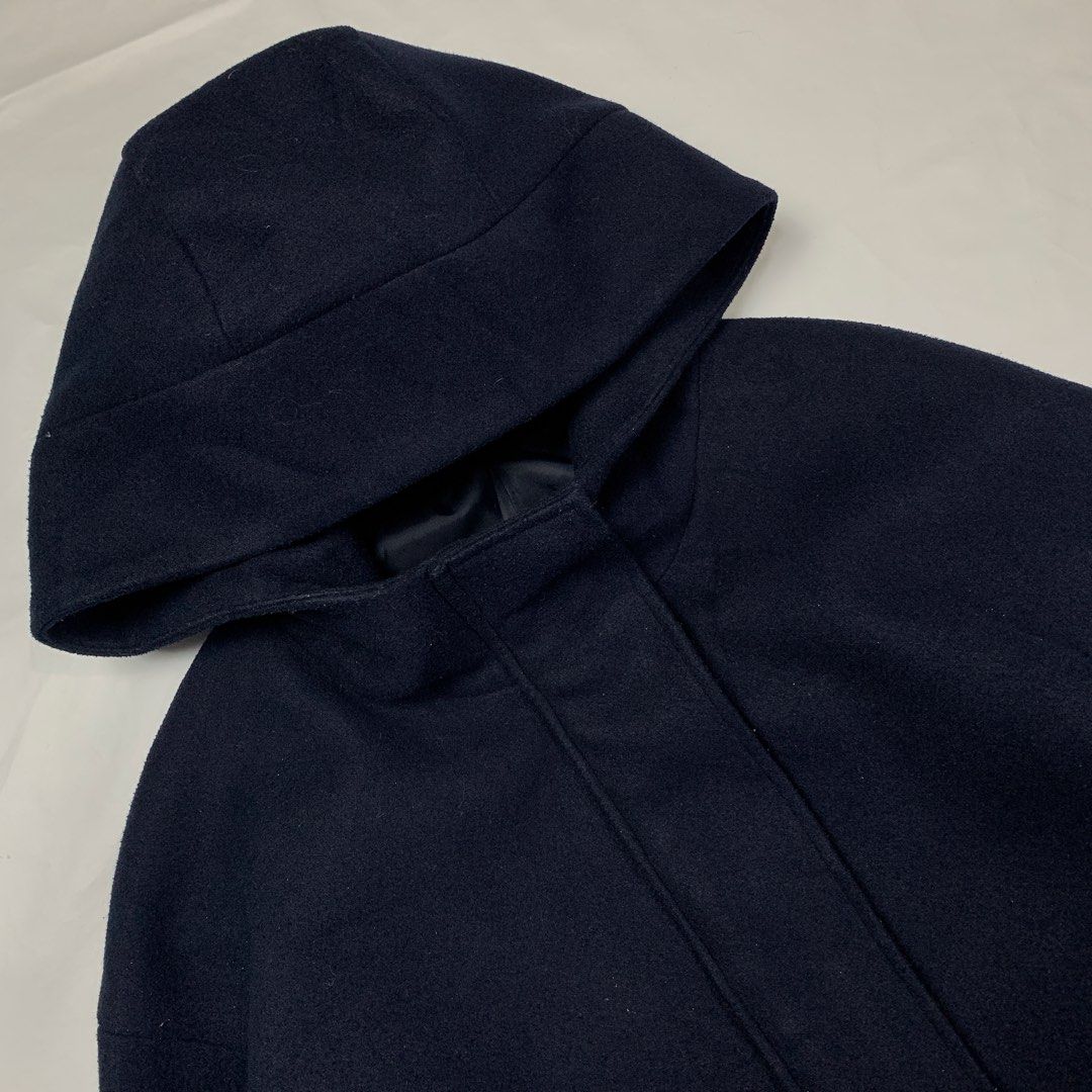GU hooded wool jacket (Category: Coats, Jackets and Outerwear) located in Baguio. Submitted by been.aged_ph (Listing ID 1460971393, Image 3). Description: 𝚂𝚒𝚣𝚎: fits up to M 𝙳𝚒𝚖𝚎𝚗𝚜𝚒𝚘𝚗𝚜: 22 x 25.5 𝙲𝚘𝚗𝚍𝚒𝚝𝚒𝚘𝚗: Excellent 𝙸𝚜𝚜𝚞𝚎: none Model Height: 5' 7" .