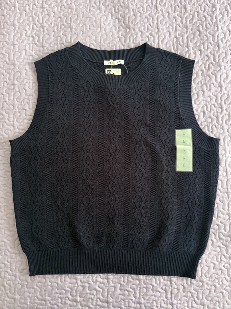 GU Knit Vest Navy (Category: Sleeveless) located in Bulacan. Submitted by cooltaste (Listing ID 1460952260, Image 2). Description: .