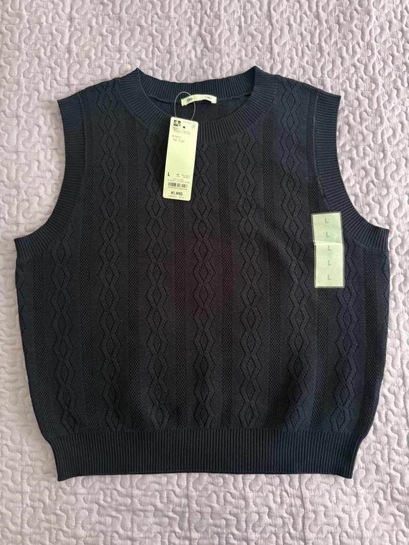 GU Knit Vest Navy (Category: Sleeveless) located in Bulacan. Submitted by cooltaste (Listing ID 1460952260, Image 1). Description: .
