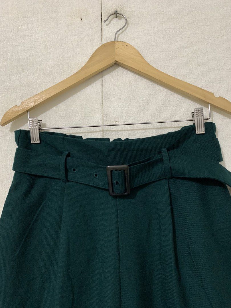 GU women belted wide pants (Category: Other Bottoms) located in Calamba. Submitted by melaicas (Listing ID 1461027773, Image 3). Description: Waist-30/32 inches Length-40 inches .