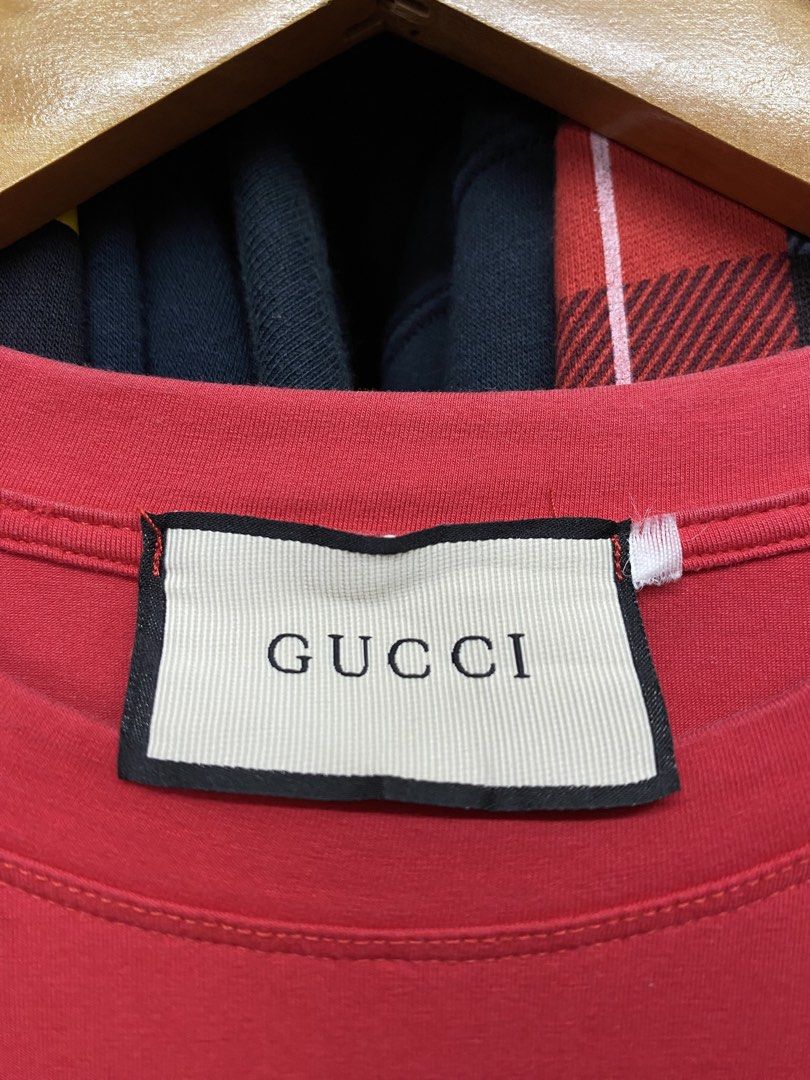 Gucci (Category: Luxury Apparel) located in Manila. Submitted by freshfindresale (Listing ID 1461063874, Image 3). Description: Mine: 299 Medium (20.5/26) Very good condition No issue Need wash.