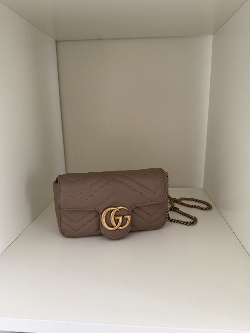 Gucci Marmont Super Mini Bag Pink (Category: Luxury Bags & Wallets) located in Makati City. Submitted by andy0019 (Listing ID 1460949134, Image 1). Description: 9/10 with slight signs of use but not noticeable still in good condition bag only can do legitgrails for 1k (12hrs waiting time).