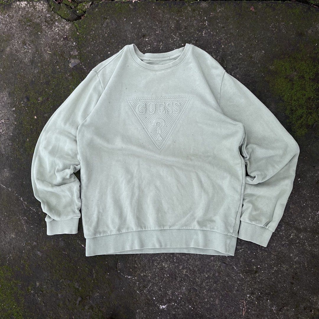 Guess Sweater (Category: Hoodies) located in Nagcarlan. Submitted by swiftgem-d189 (Listing ID 1461056138, Image 1). Description: Pm for more details!.
